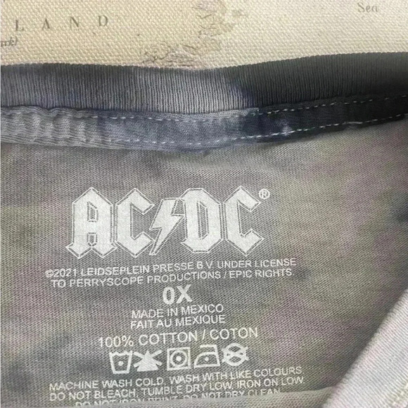 🆕AC /DC Graphic Tie-Dye Long Sleeve Women’s Size 0X Plus Size Forever 21 NWT - Picture 2 of 5